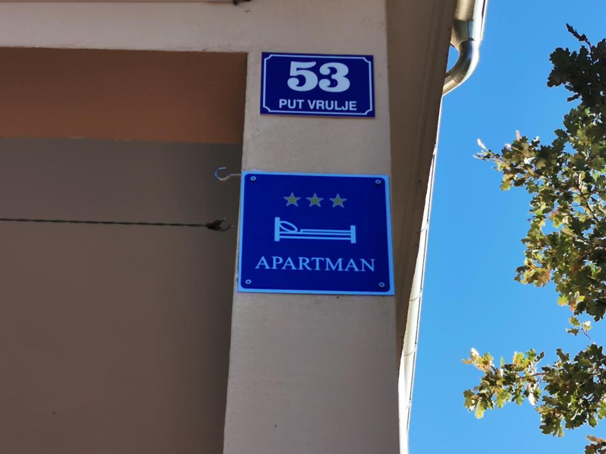 Park Apartment Pridraga Exterior photo